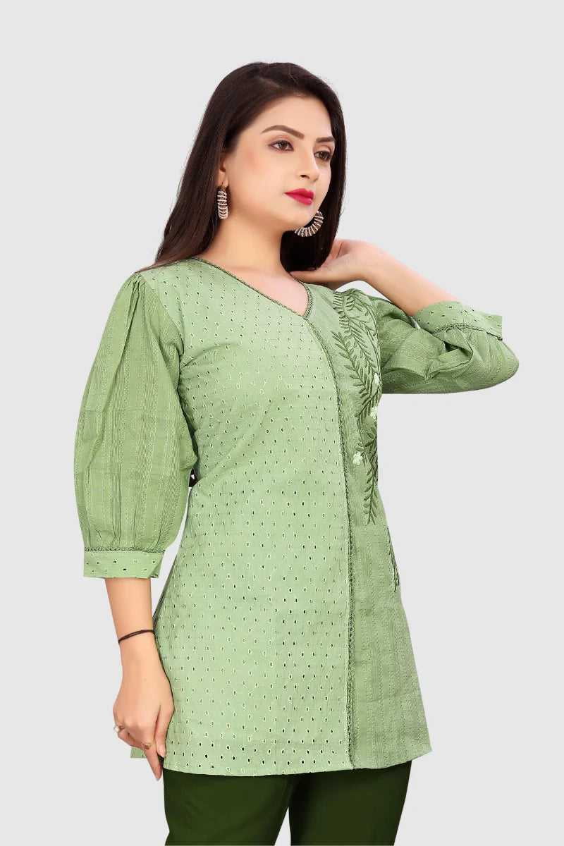 EMBROIDERED CHIKANKARI KURTA (GREEN)